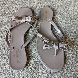 Valentino Summer Rockstud PVC Thong Sandals in Poudre - SIZE 39 (SIZE 8 US)